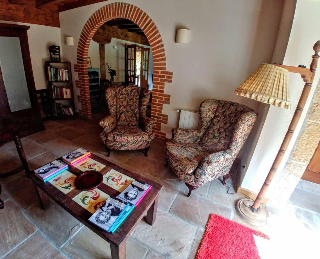 Trisileja En Novales Otel Dış mekan fotoğraf